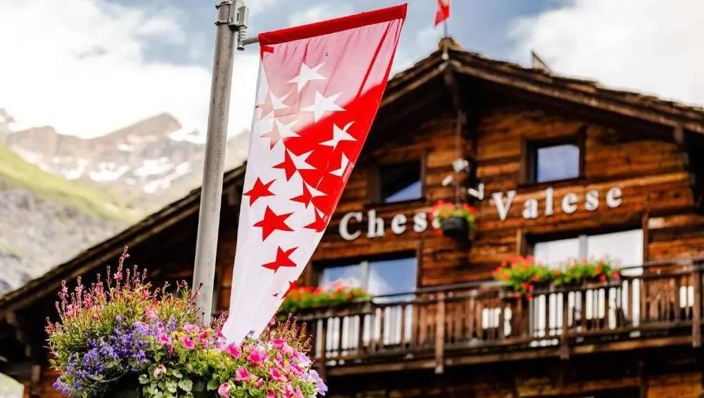 Hotel Chesa Valese in summer