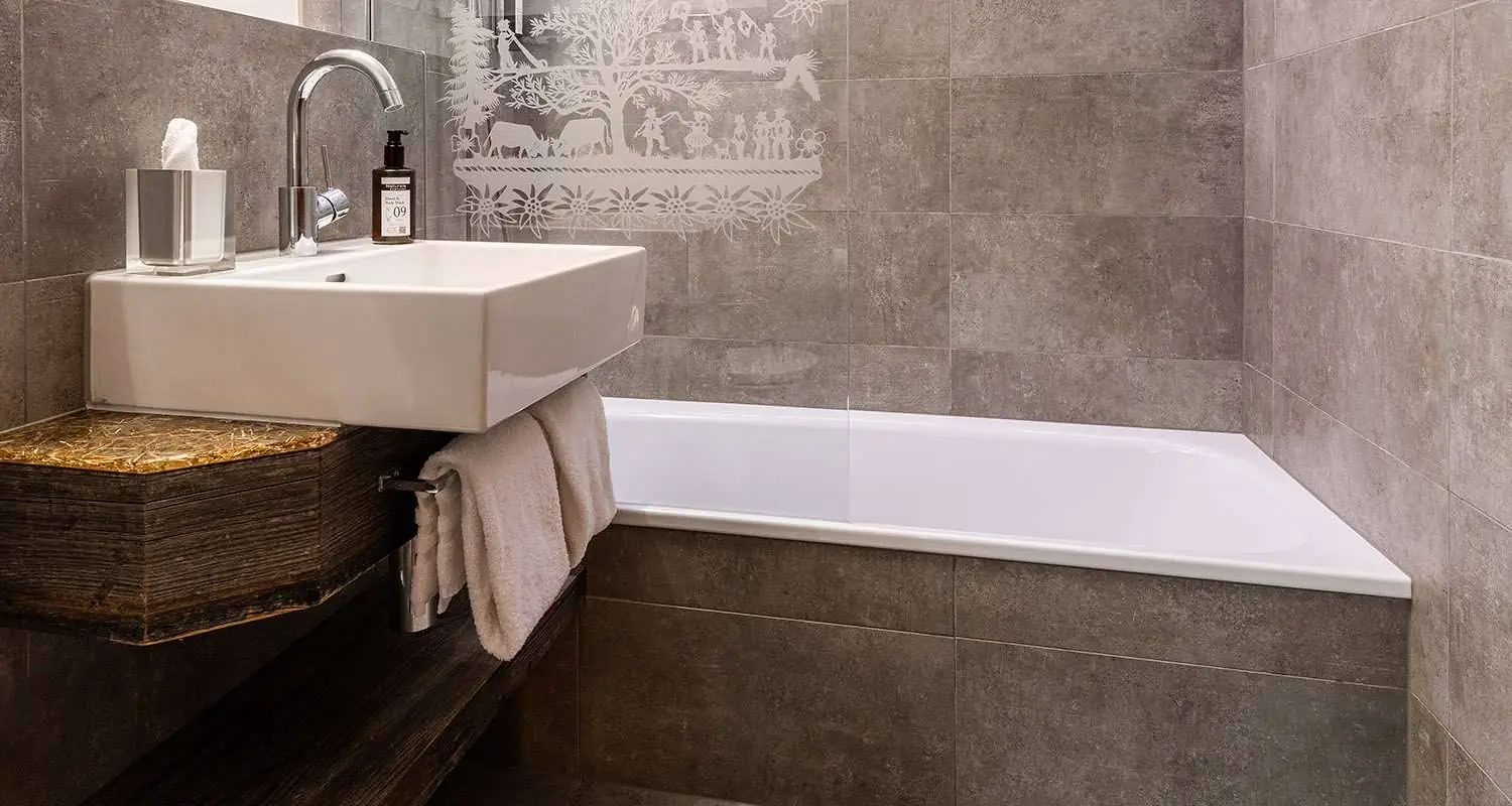 Swiss Double Room Plus bathroom with bathtub